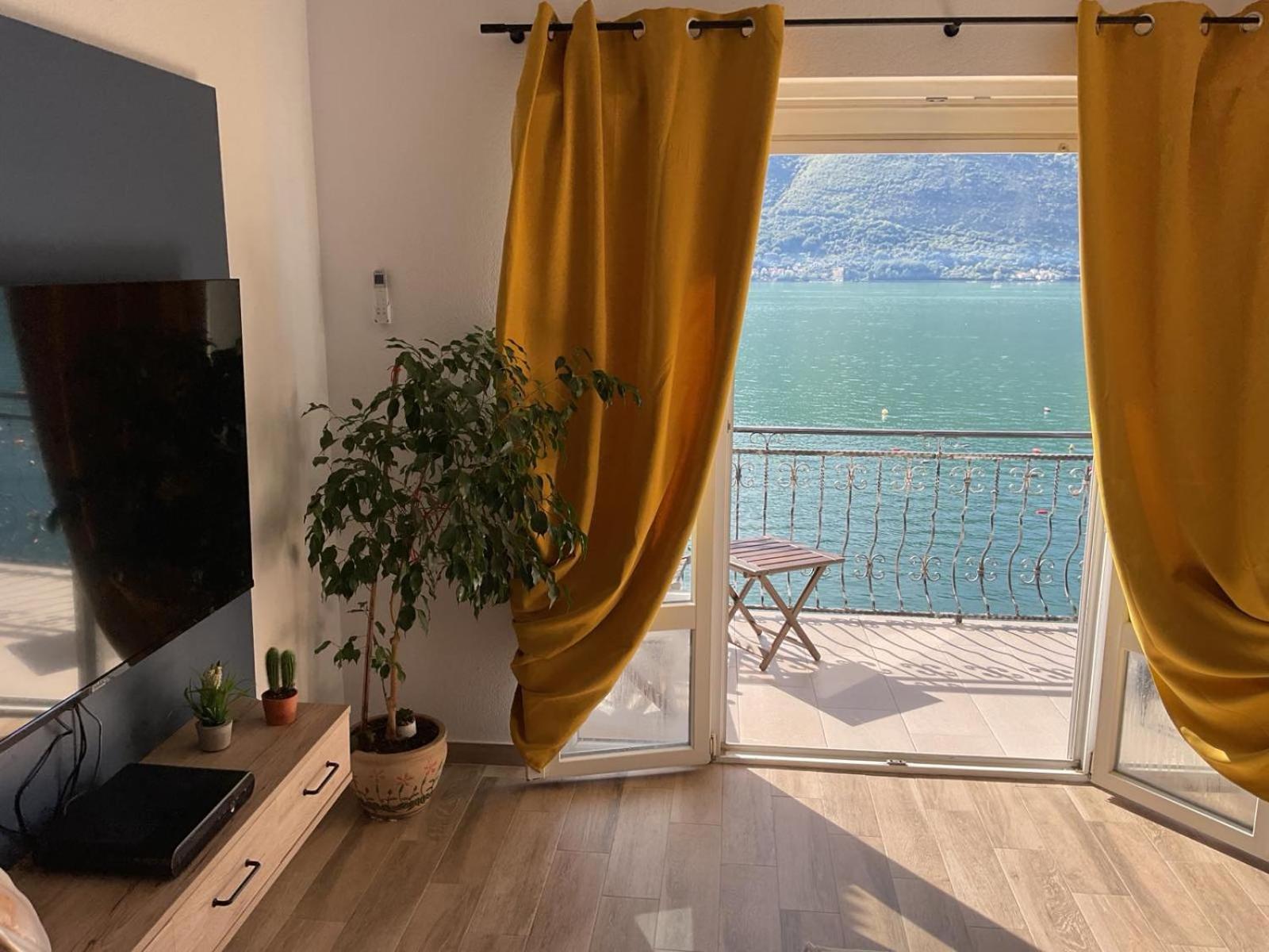 Glosy Kotor Buitenkant foto